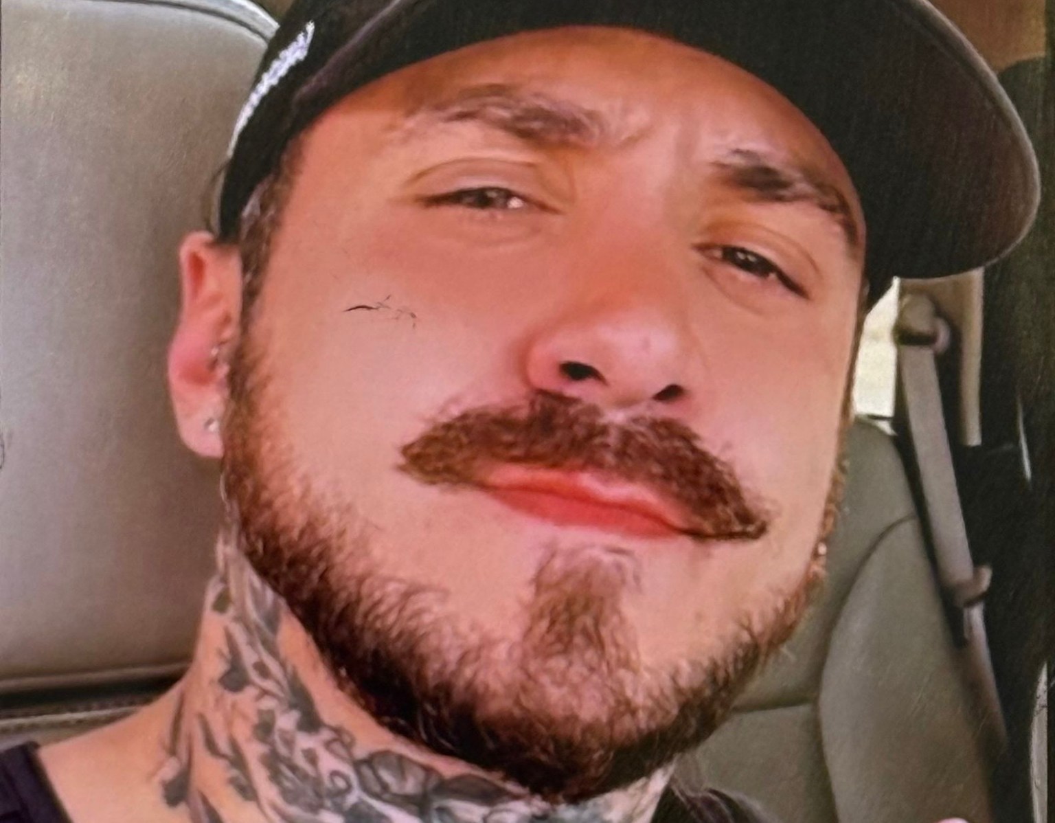 Vítimas denunciam homem suspeito de aplicar golpes em serviços de decoração de festas na região