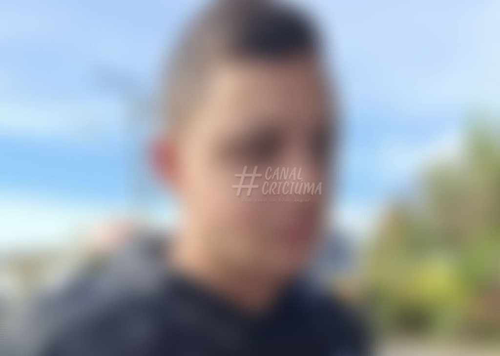 Companheiro de jovem encontrada morta em apartamento diz ter permanecido dois dias ao lado do corpo